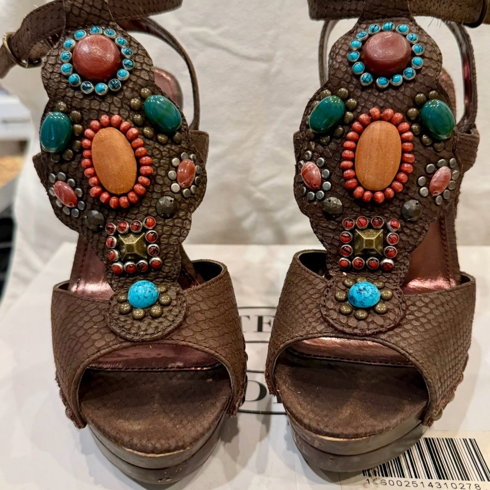 Steve Madden Embellished Brown Sandals